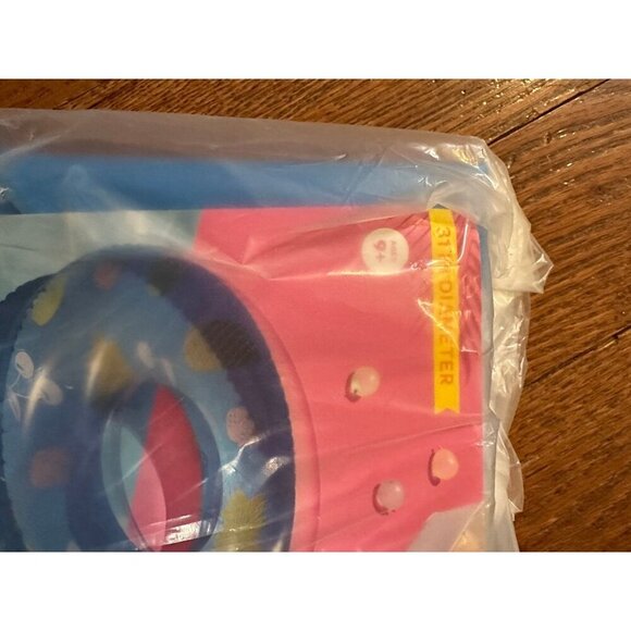 Sun squad inflatable tube - blue with pineapples - 31 inch diameter - Picture 3 of 4